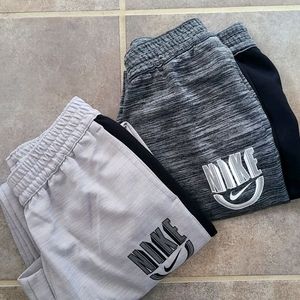 Boys NIKE sweatpants. SIZE XL